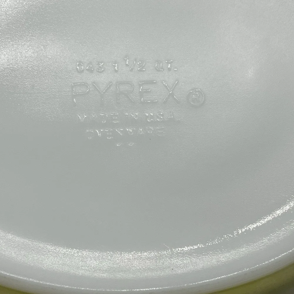 Vintage Pyrex Verde Olive Green 1 1/2 Qt. Oval Casserole Dish With Lid 043